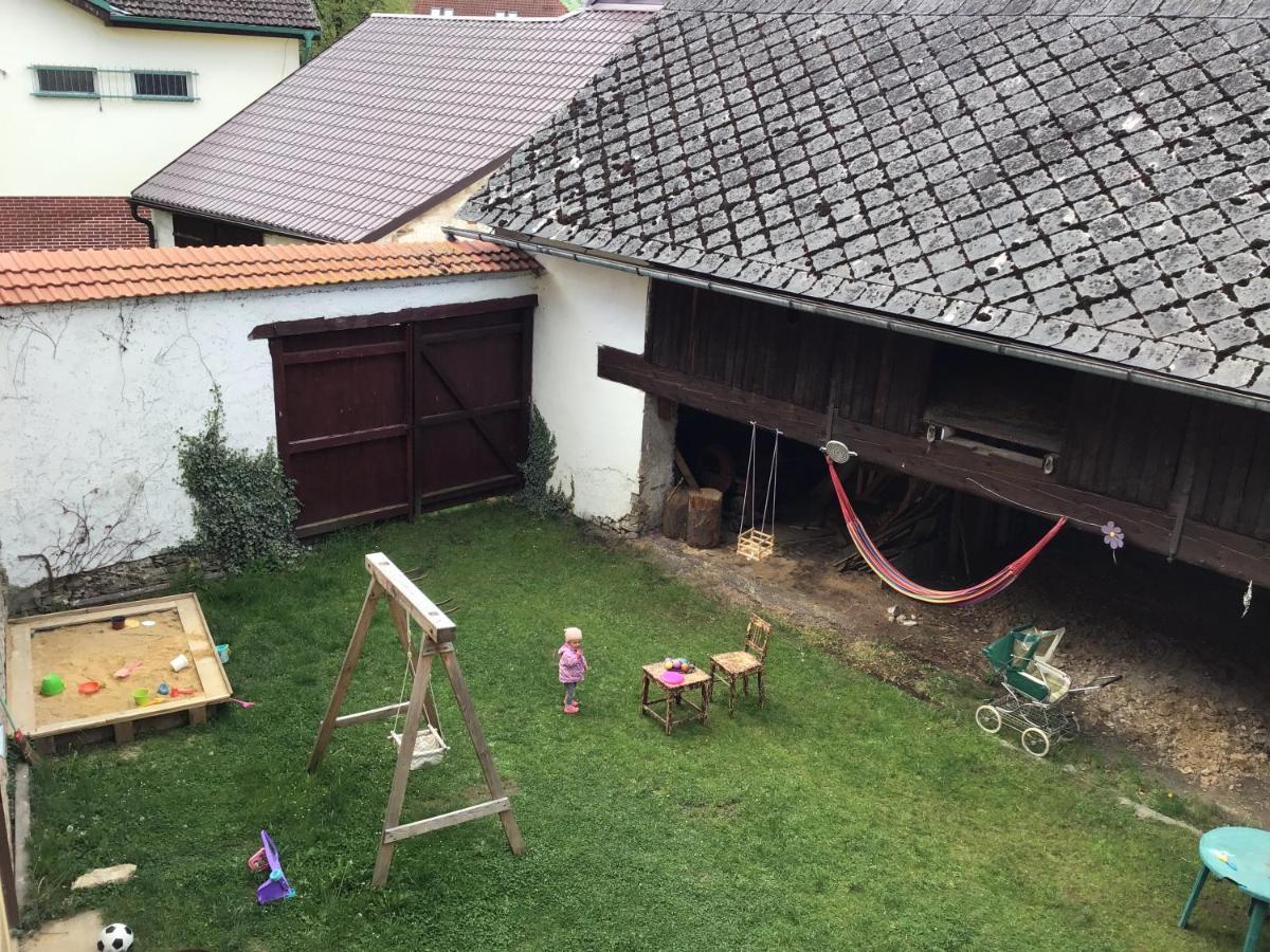 U Zivlu Bed & Breakfast Brloh Bagian luar foto